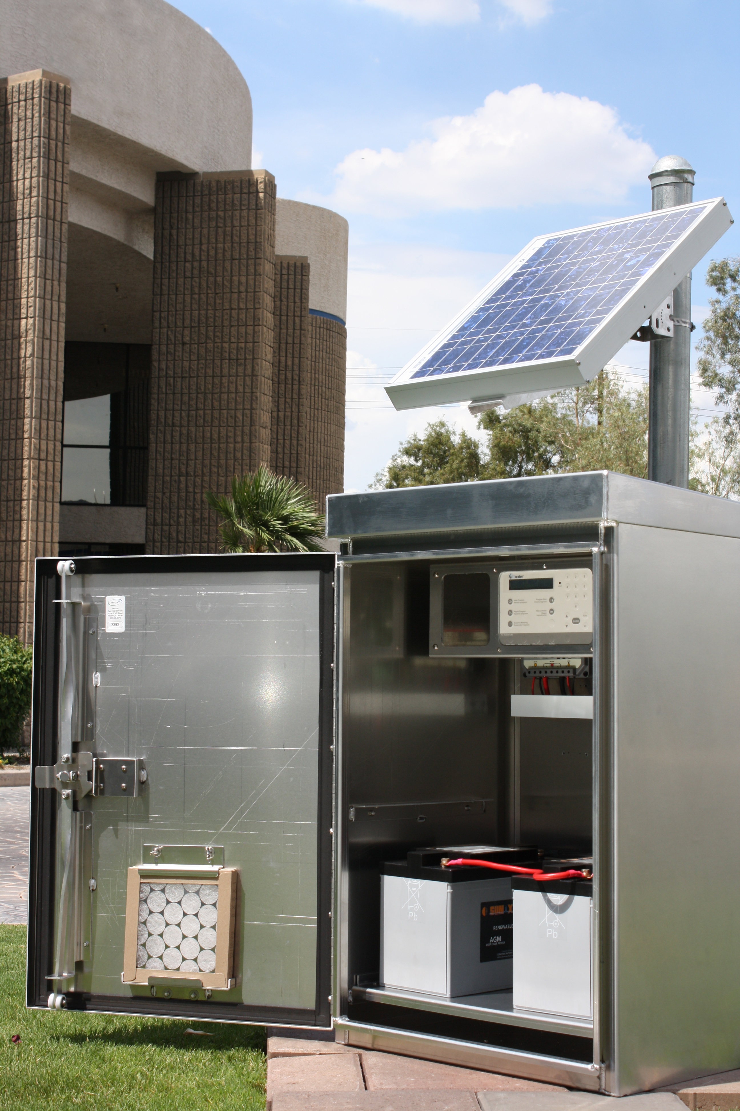 image of a contraption with a solar panel on the top